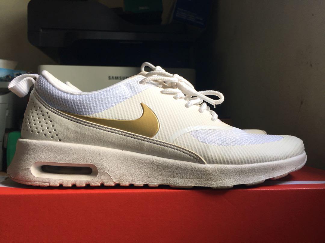 White nike air max shop thea womens