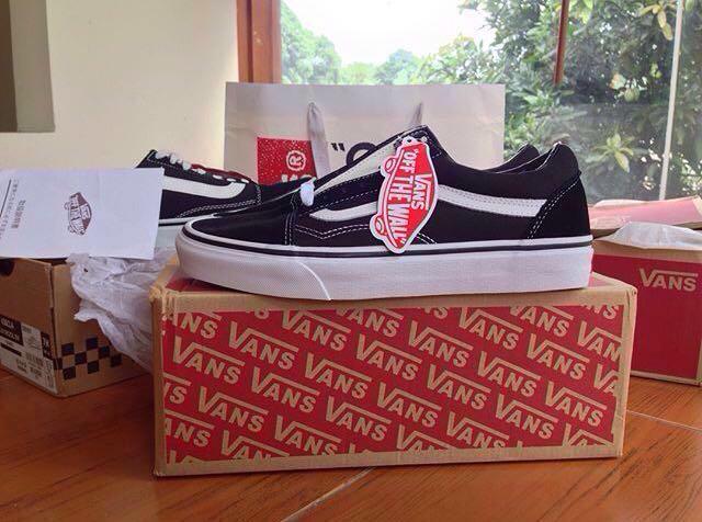 Harga retail vans old skool bw sale