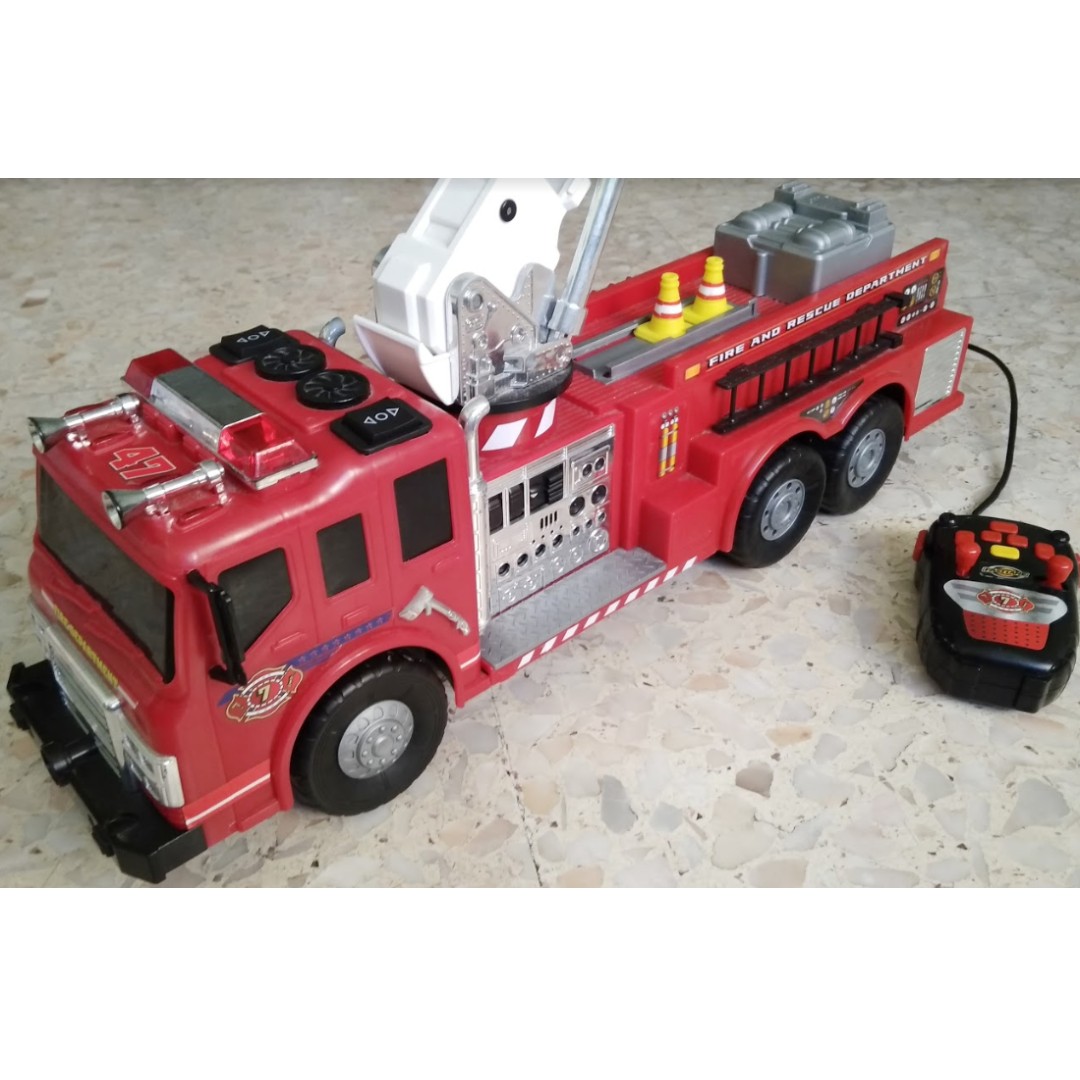 21'' Fastlane Fire Truck, Hobbies & Toys, Toys & Games on Carousell