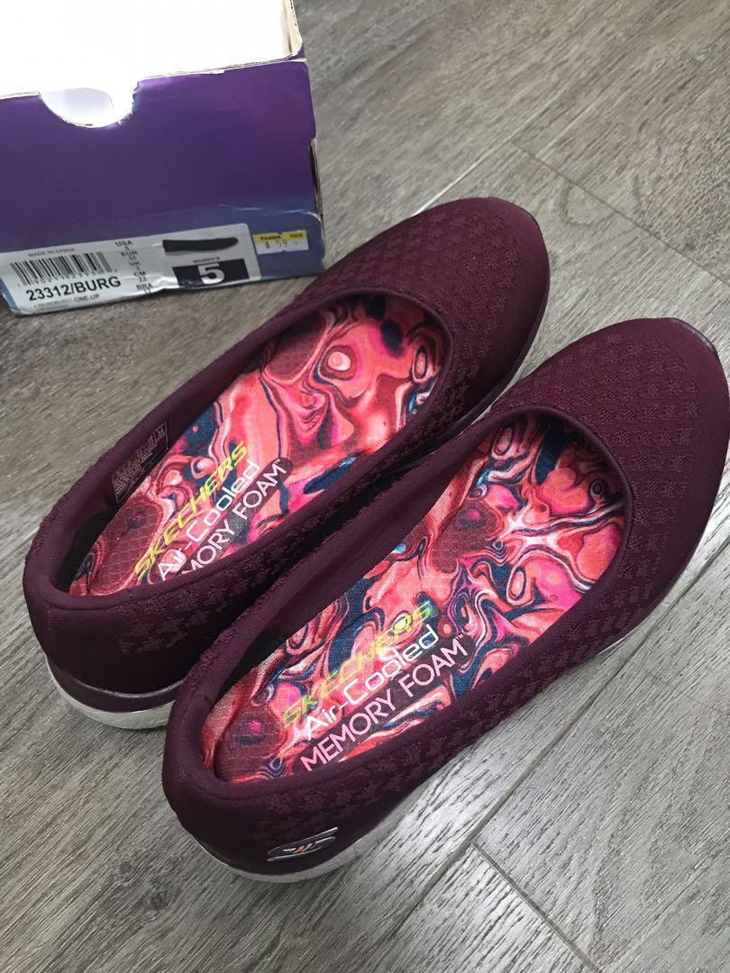 Maroon sketchers online