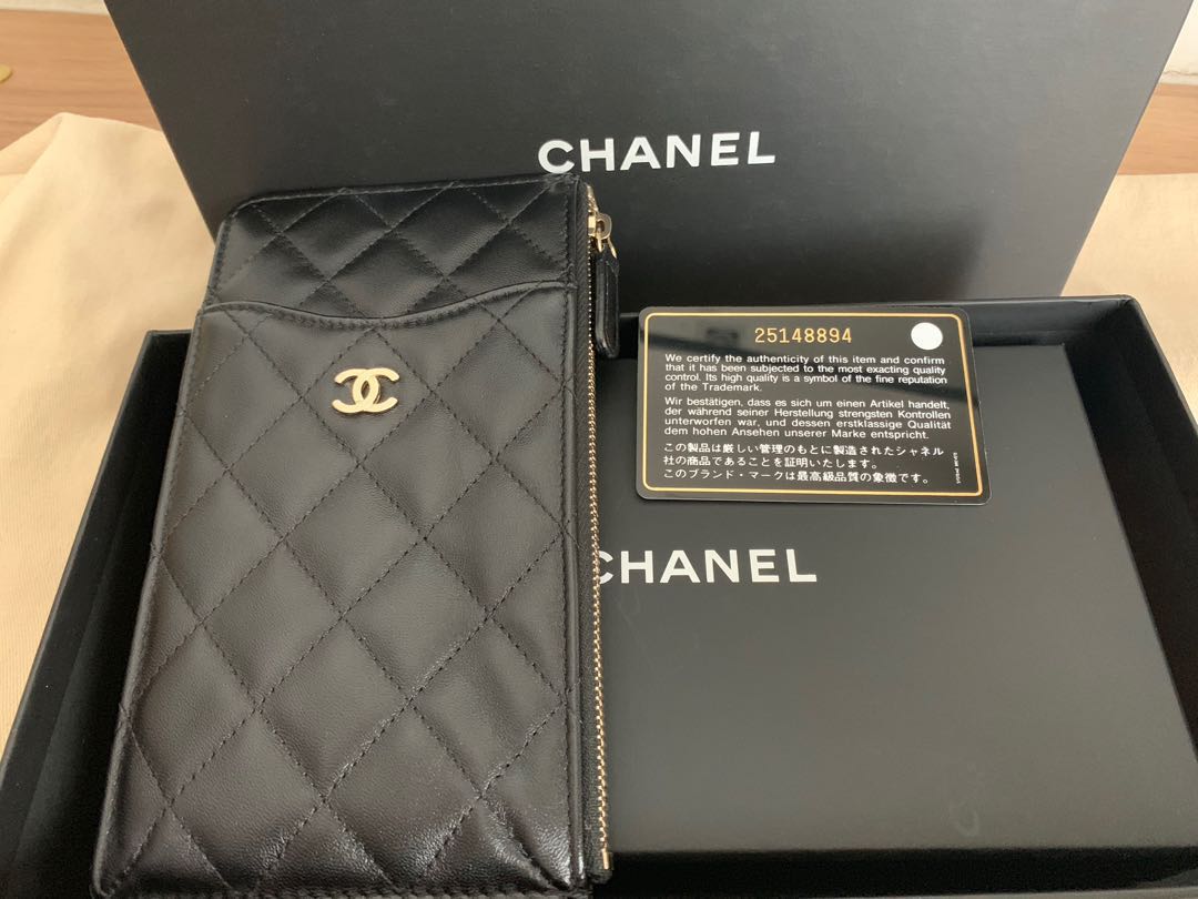 chanel handphone pouch