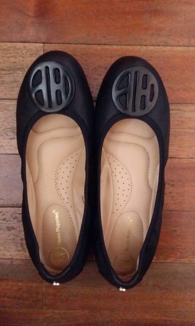 Flat shoes hush puppies clearance