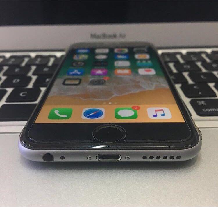 IPhone 6 64Gb factory unlock (Category: iPhone 6 Series) located in Manila. Submitted by bran.yee (Listing ID 209003545, Image 3). Description: IPhone 6 factor unlock 64 gb space grey - NO DENTS!! if may dents sainyo na po -tempered glass -you can check it’s imei!! -BATTERY HEALTH STILL 90 plus%!!! -fingerprint scanner working perfectly -bettery life no problem -No iCloud prob -reset all you want -no hard pressed buttons -box,orig charger,replace