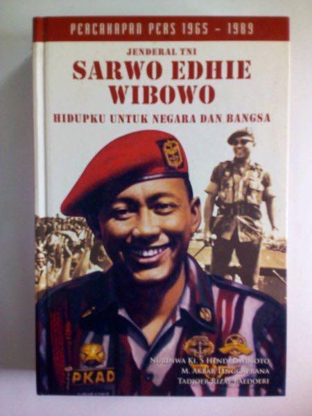 Jend Tni Sarwo Edhie Wibowo Buku Alat Tulis Majalah Lainnya Di Carousell