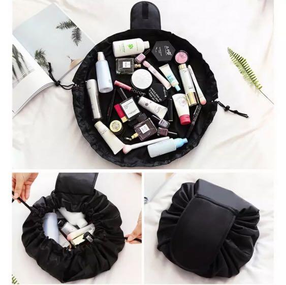 Makeup Pouch (Category: Purses & Pouches) located in Singapore. Submitted by celeano (Listing ID 209014461, Image 2). Description: Lazy Makeup Bag Portable Travel Drawstring Cosmetic Bag Stores all your bottles and creams Available in: Dark blue, Light blue, Turquoise, Red, Gray & Flamingo print (see pics) Colours may differ fr photos..