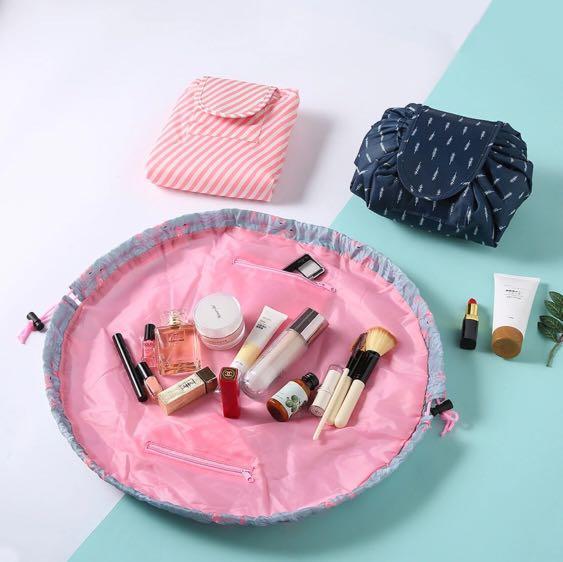 Makeup Pouch (Category: Purses & Pouches) located in Singapore. Submitted by celeano (Listing ID 209014461, Image 10). Description: Lazy Makeup Bag Portable Travel Drawstring Cosmetic Bag Stores all your bottles and creams Available in: Dark blue, Light blue, Turquoise, Red, Gray & Flamingo print (see pics) Colours may differ fr photos..