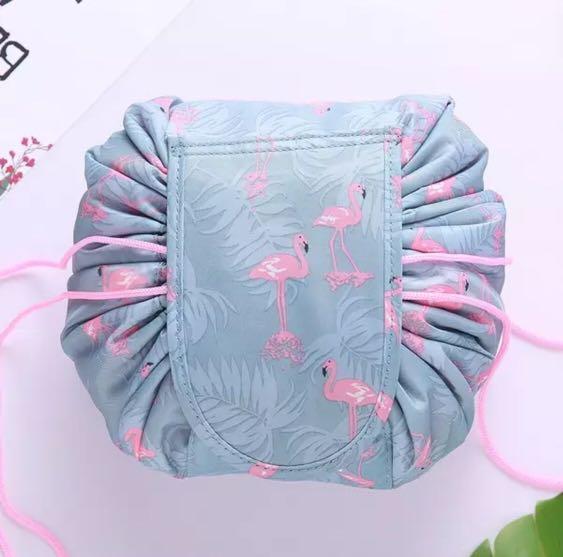 Makeup Pouch (Category: Purses & Pouches) located in Singapore. Submitted by celeano (Listing ID 209014461, Image 8). Description: Lazy Makeup Bag Portable Travel Drawstring Cosmetic Bag Stores all your bottles and creams Available in: Dark blue, Light blue, Turquoise, Red, Gray & Flamingo print (see pics) Colours may differ fr photos..