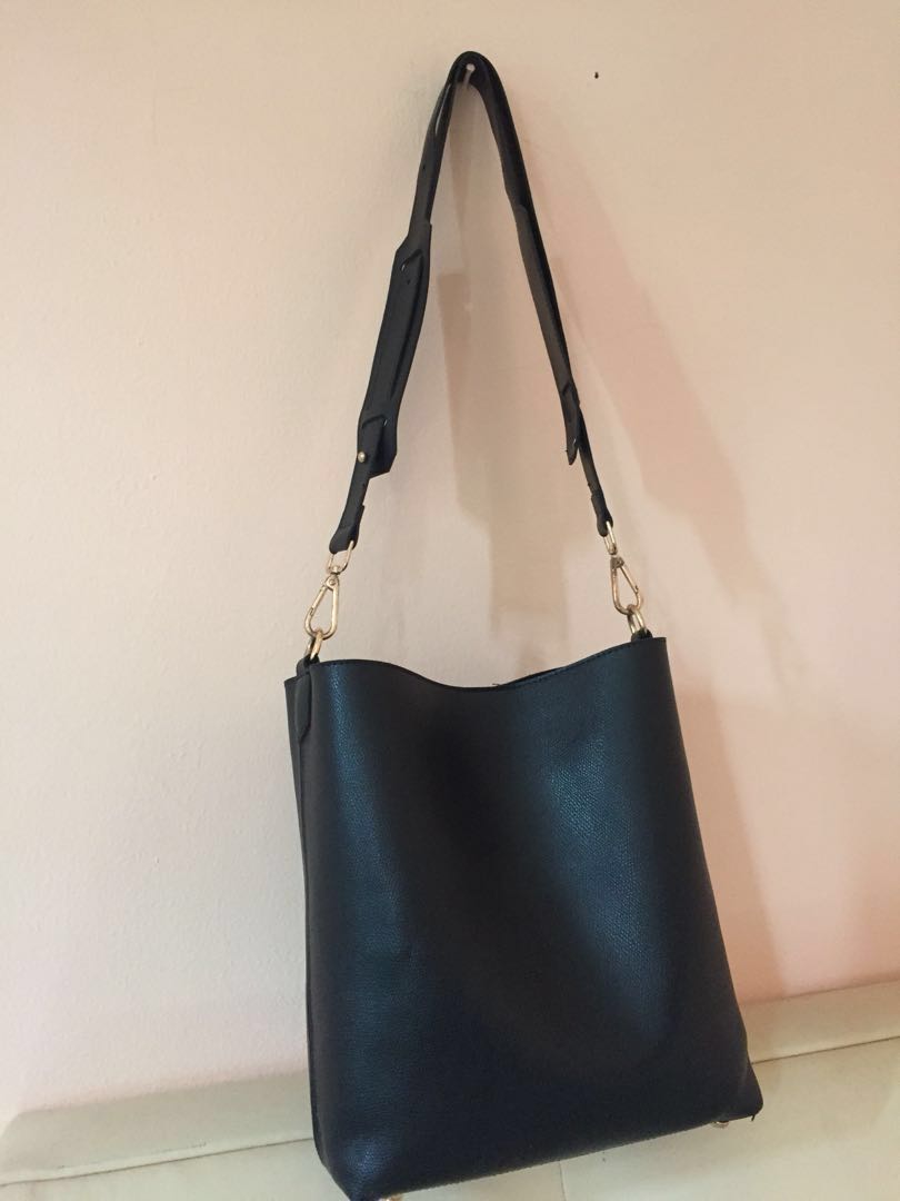 Miniso Life Bag, Fesyen Wanita, Tas & Dompet di Carousell