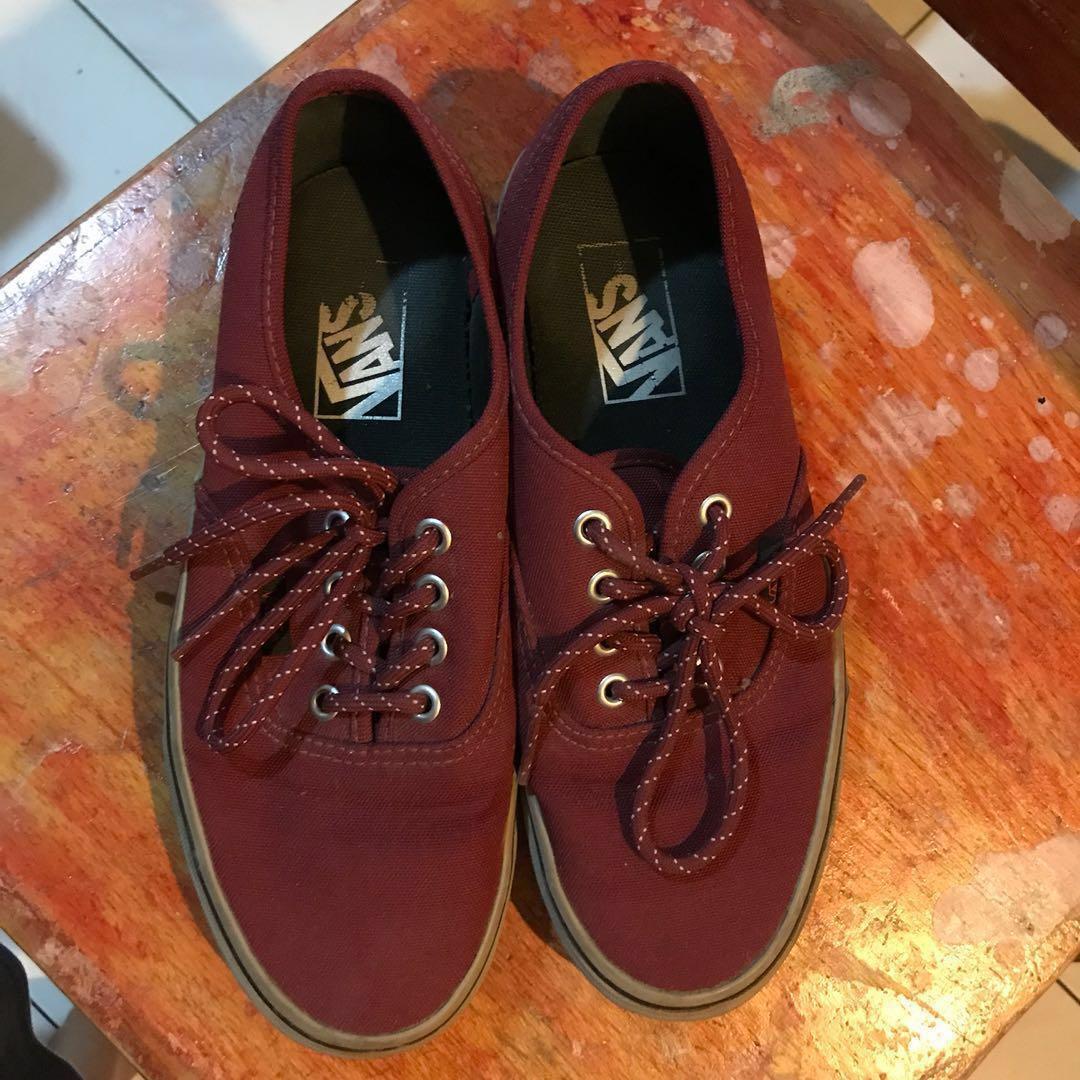 Maroon vans for top sale