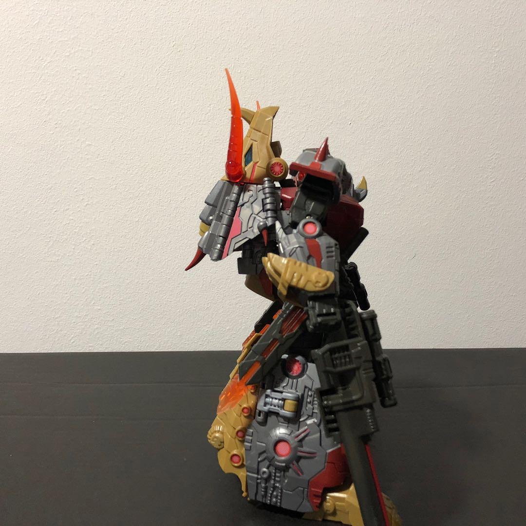 Transformers X PX05 Quirinus (Fall of Cybertron Slag), Hobbies