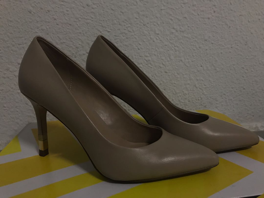 heels nude colour