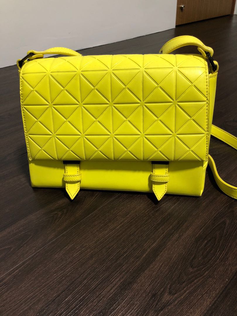 Neon sling bag Clearance