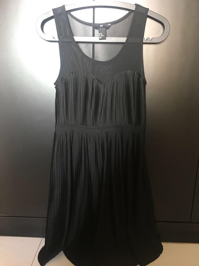 h&m black pleated dress