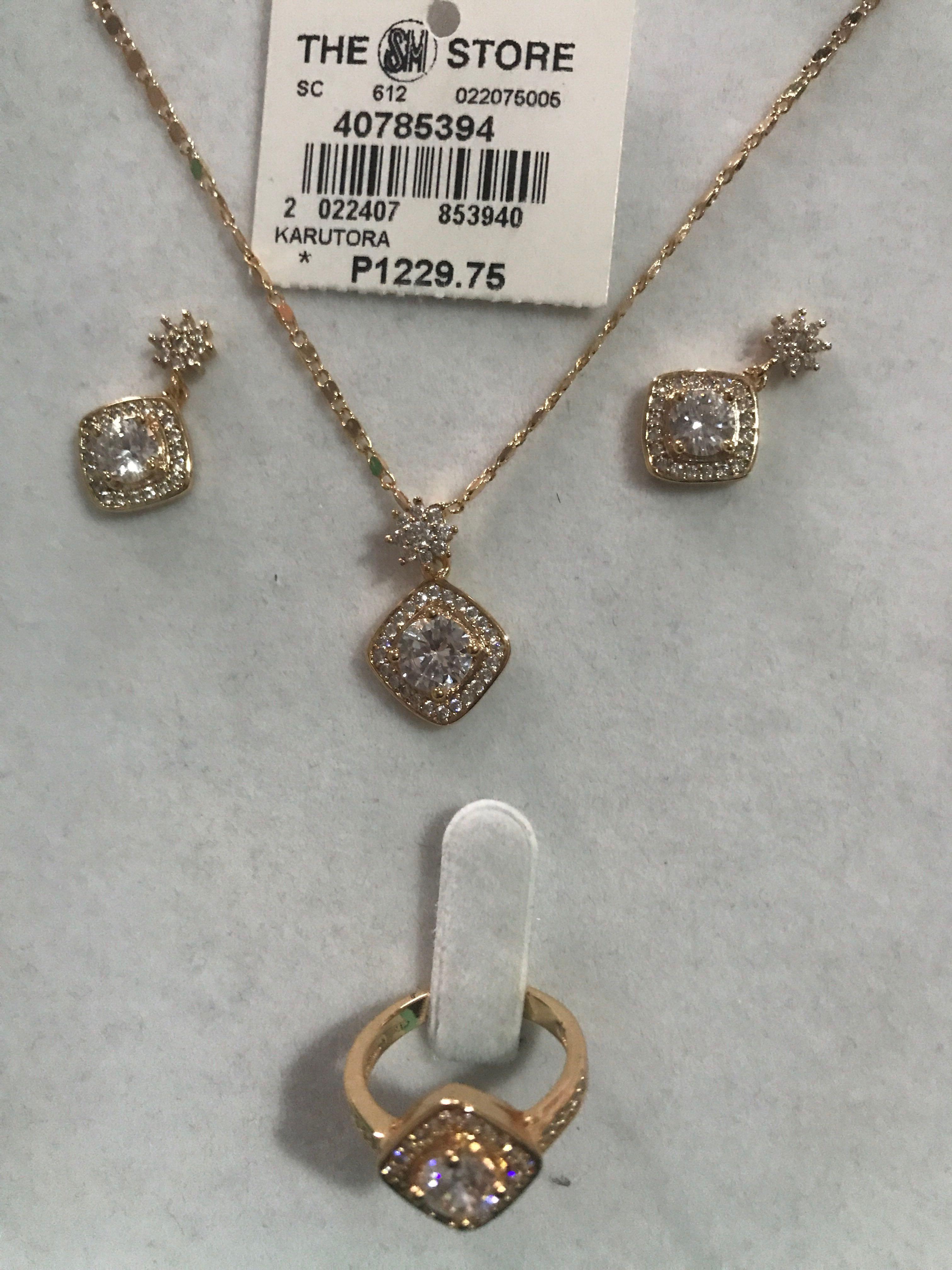 Karutora Jewelry set in box