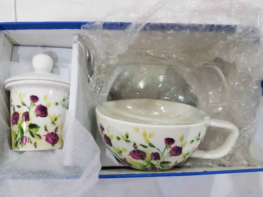 Tea cup (Category: Coffee & Tea Tableware) located in Singapore. Submitted by dragonlow (Listing ID 209091521, Image 2). Description: .