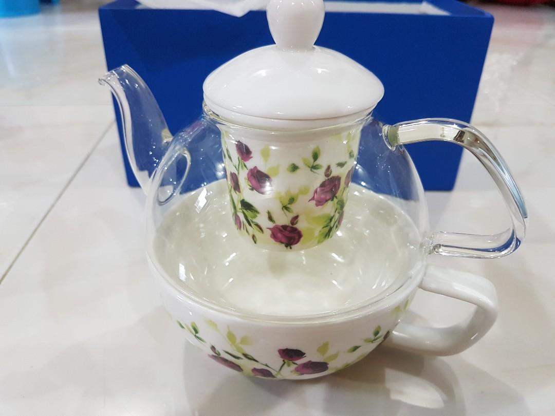 Tea cup (Category: Coffee & Tea Tableware) located in Singapore. Submitted by dragonlow (Listing ID 209091521, Image 1). Description: .