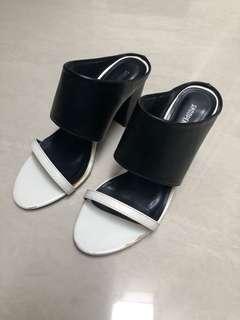 Shoppen Black White