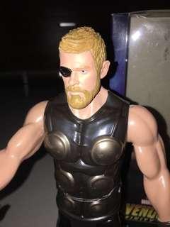 avengers infinity war : thor figure