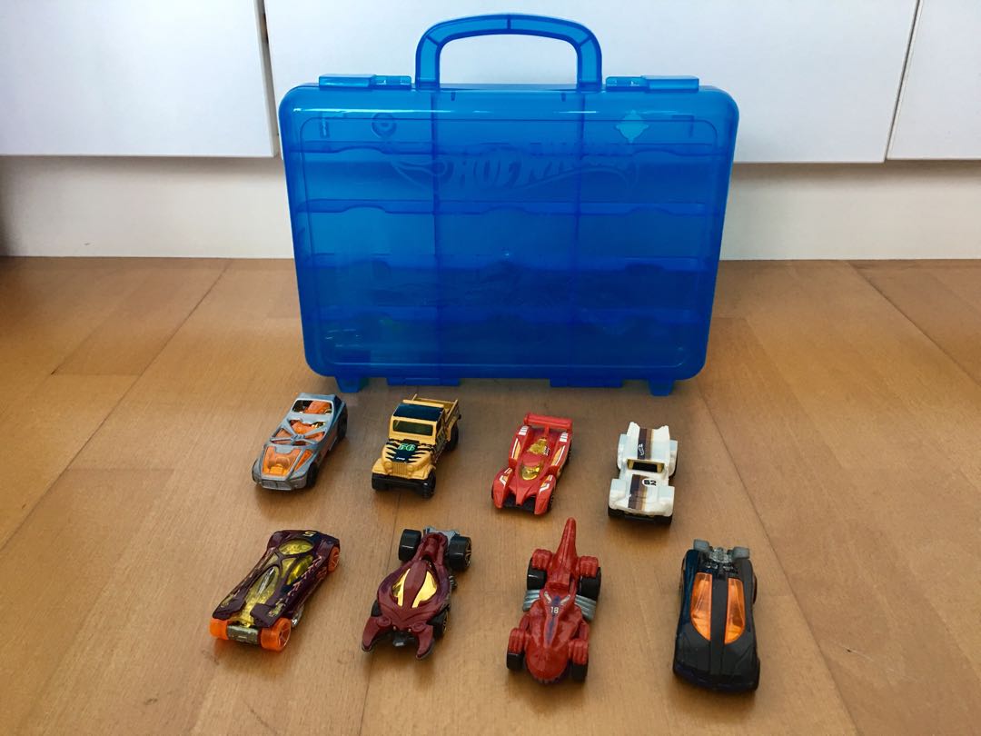 hot wheel suitcase