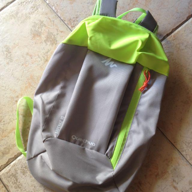 Backpack / Bag (Category: Everything Else) located in Singapore. Submitted by fewerbetter (Listing ID 209354465, Image 1). Description: Brand new. Small size for light duty..