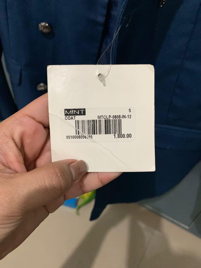 Blazer (Category: Others Tops) located in Paranaque City. Submitted by jazelalberto (Listing ID 209319035, Image 3). Description: Still new. With tag price of 1,800 .