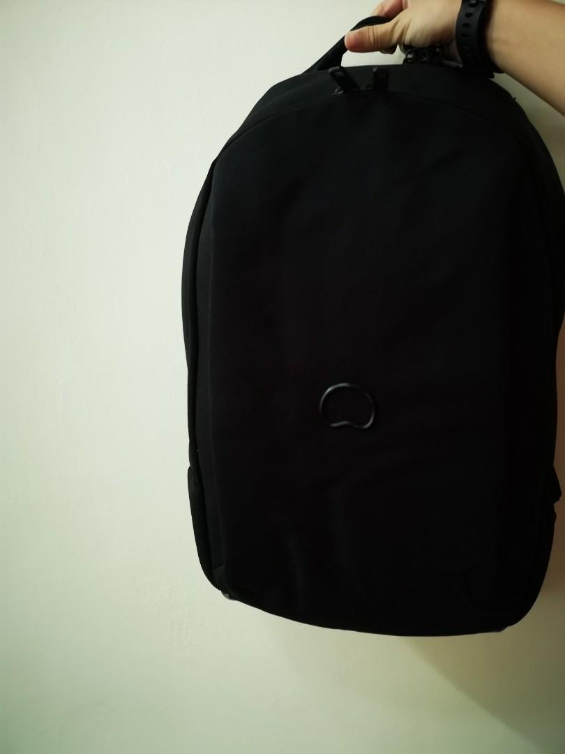 delsey laptop backpack
