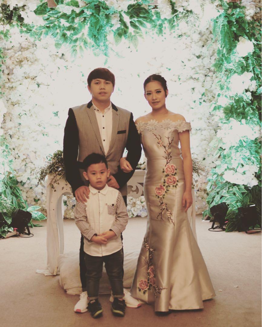 Model gown pesta deals