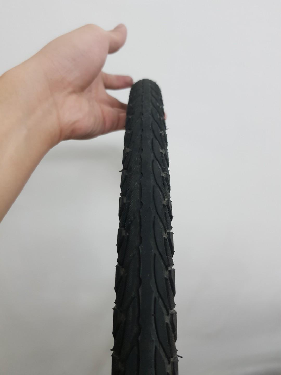 Giant tyre 700 x 32 Sports Equipment Bicycles Parts Bicycles on Carousell