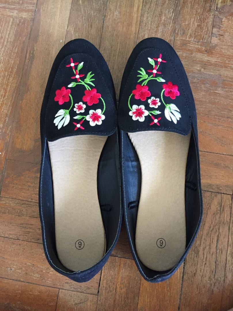 Sz 9 Black Peep Toe Shoe Small Cuban Style Heel Anko | Peep toe shoes, Peep  toe, Heels