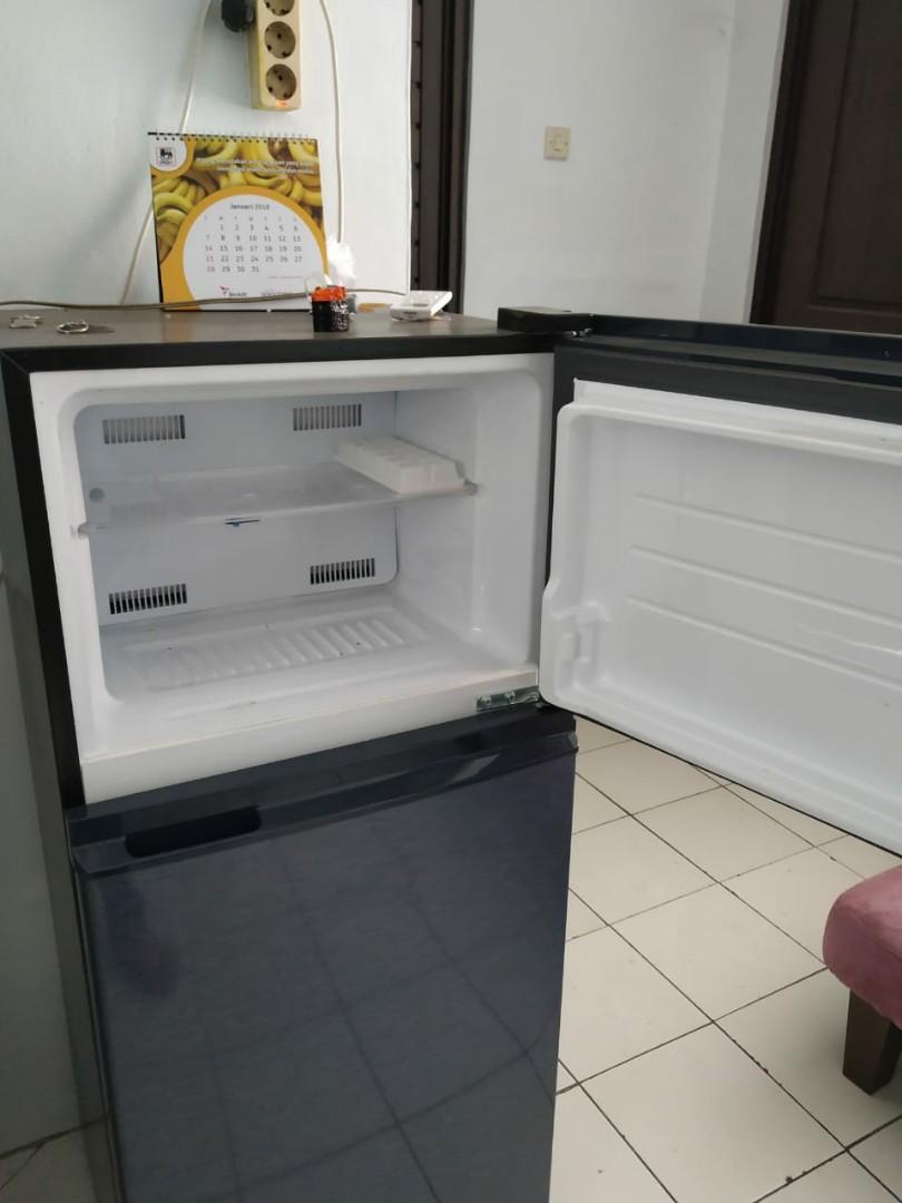 Kulkas Sharp 2 Pintu Abu Abu Sj 195md Sg Elektronik Lainnya Di Carousell