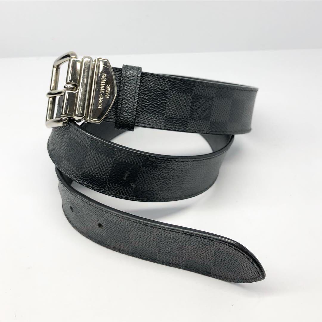 Leather belt Louis Vuitton Red size 70 cm in Leather - 34385354