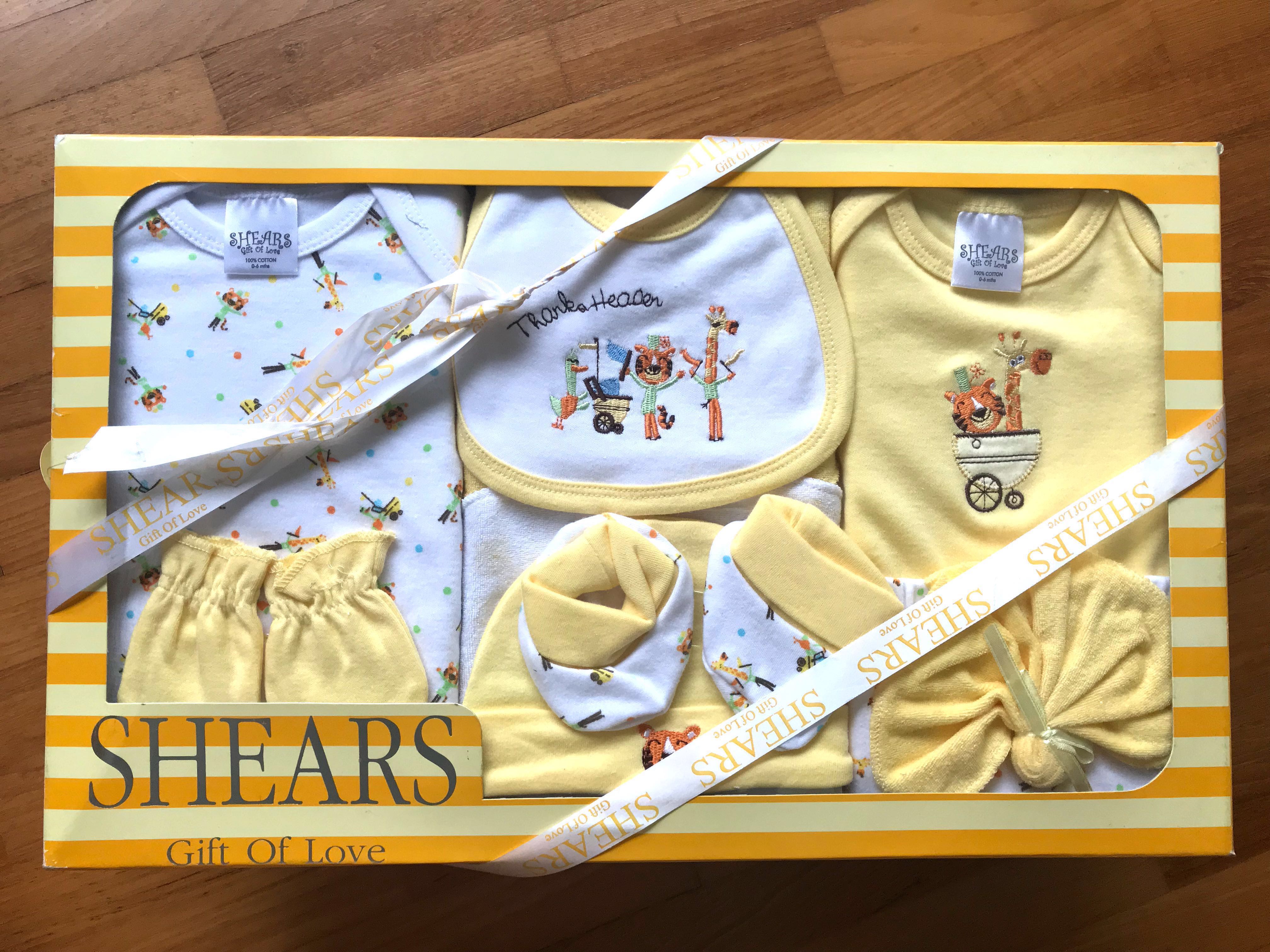 Newborn Baby Clothes Gift Set Shears Brand New In Box Boy Girl
