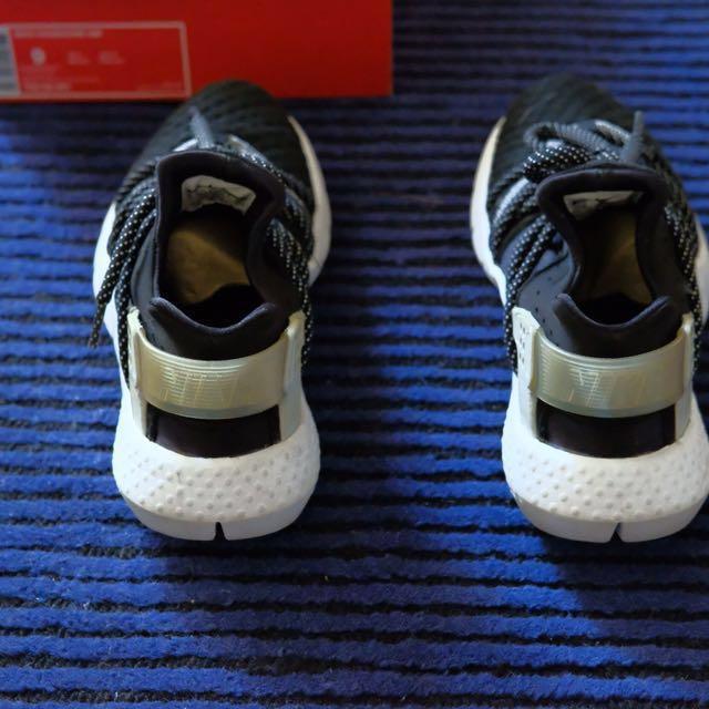 NIKE Huarache NM oreo Men s Fashion Activewear on Carousell