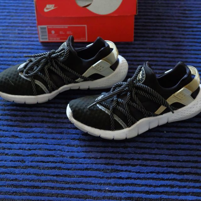 NIKE Huarache NM oreo Men s Fashion Activewear on Carousell
