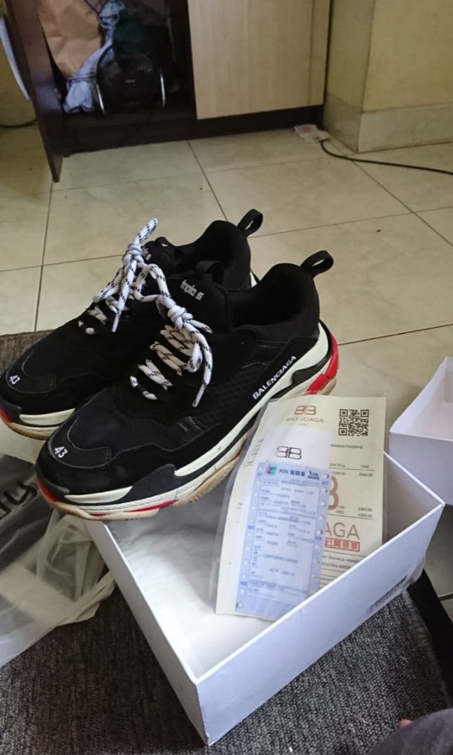 Original Balenciaga Triple S Fesyen Pria Sepatu Sneakers Di Carousell