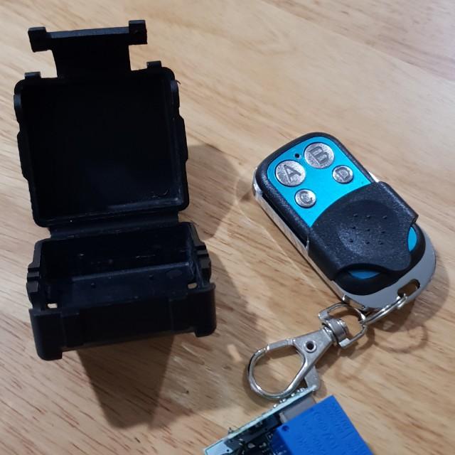 Remote control wireless (Category: TV Parts & Accessories) located in Singapore. Submitted by ianfrancis (Listing ID 209385189, Image 1). Description: Wireless remote control relay with box.