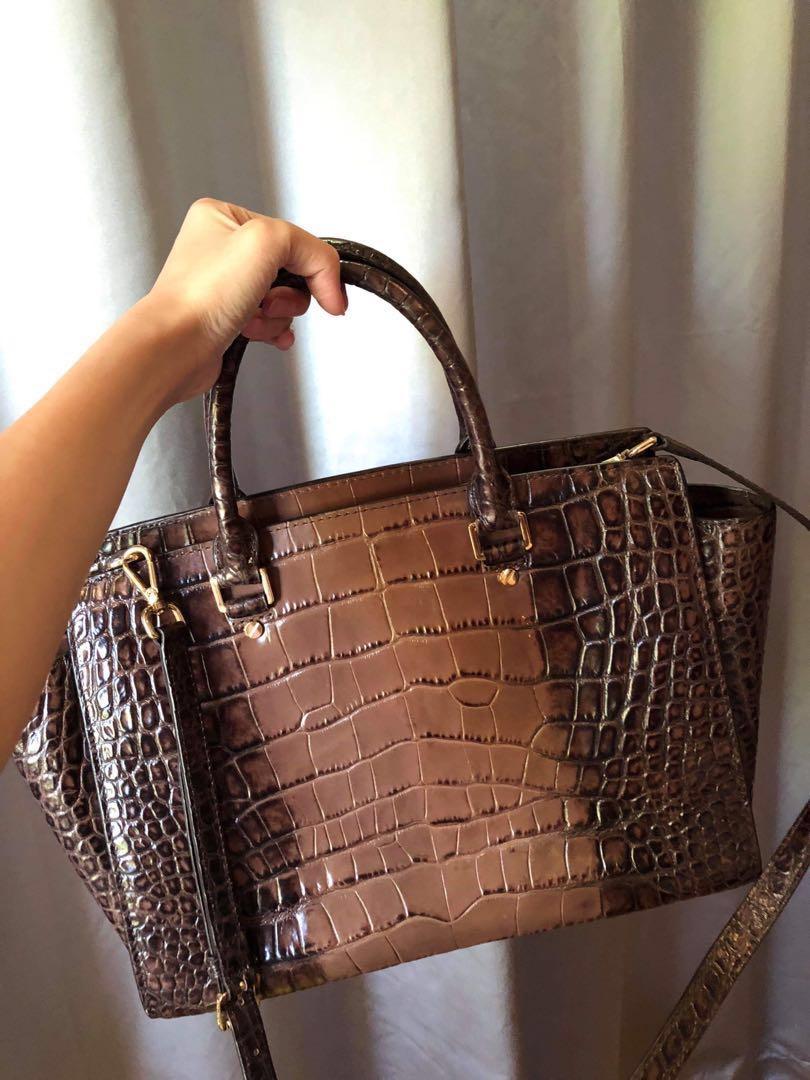 michael kors crocodile embossed handbolsa