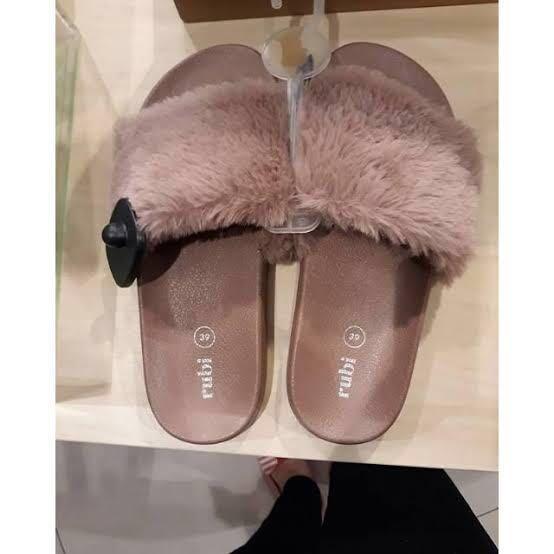 Sandal online bulu rubi