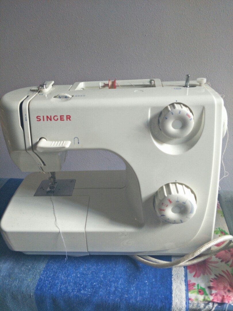 Singer Sewing Machine Model 8280, Everything Else on Carousell