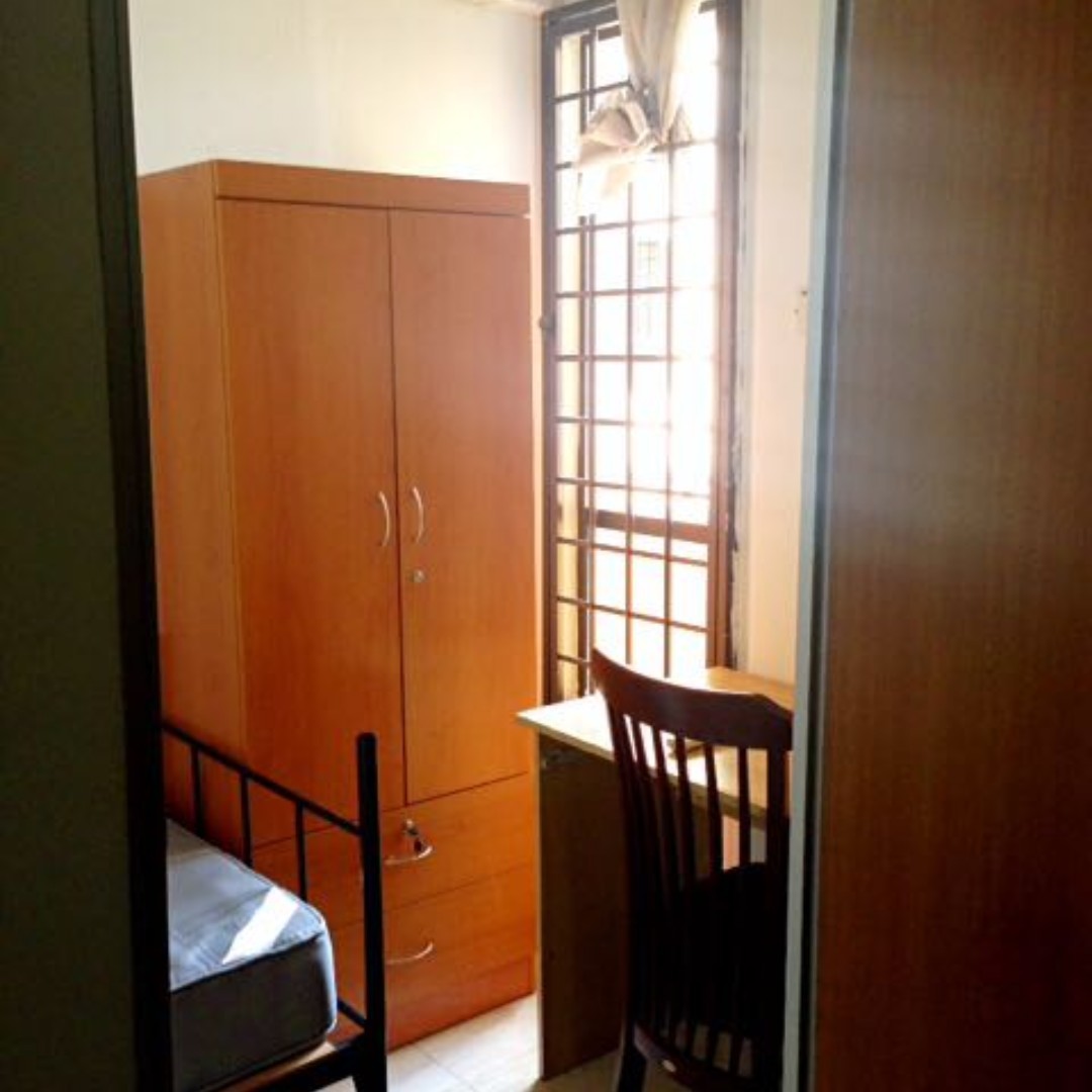 (Category: ) located in . Submitted by le_ciao (Listing ID 209287259, Image 1). Description: .