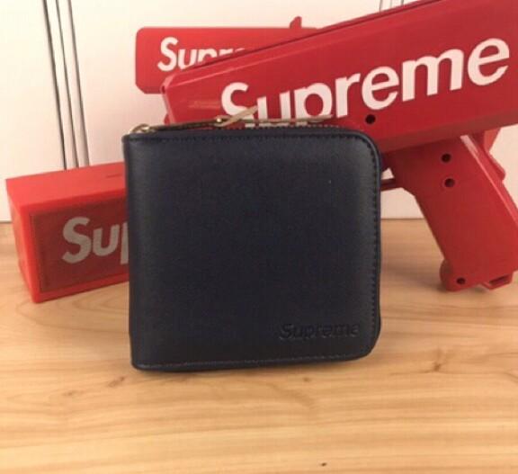 Supreme leather wallet clearance