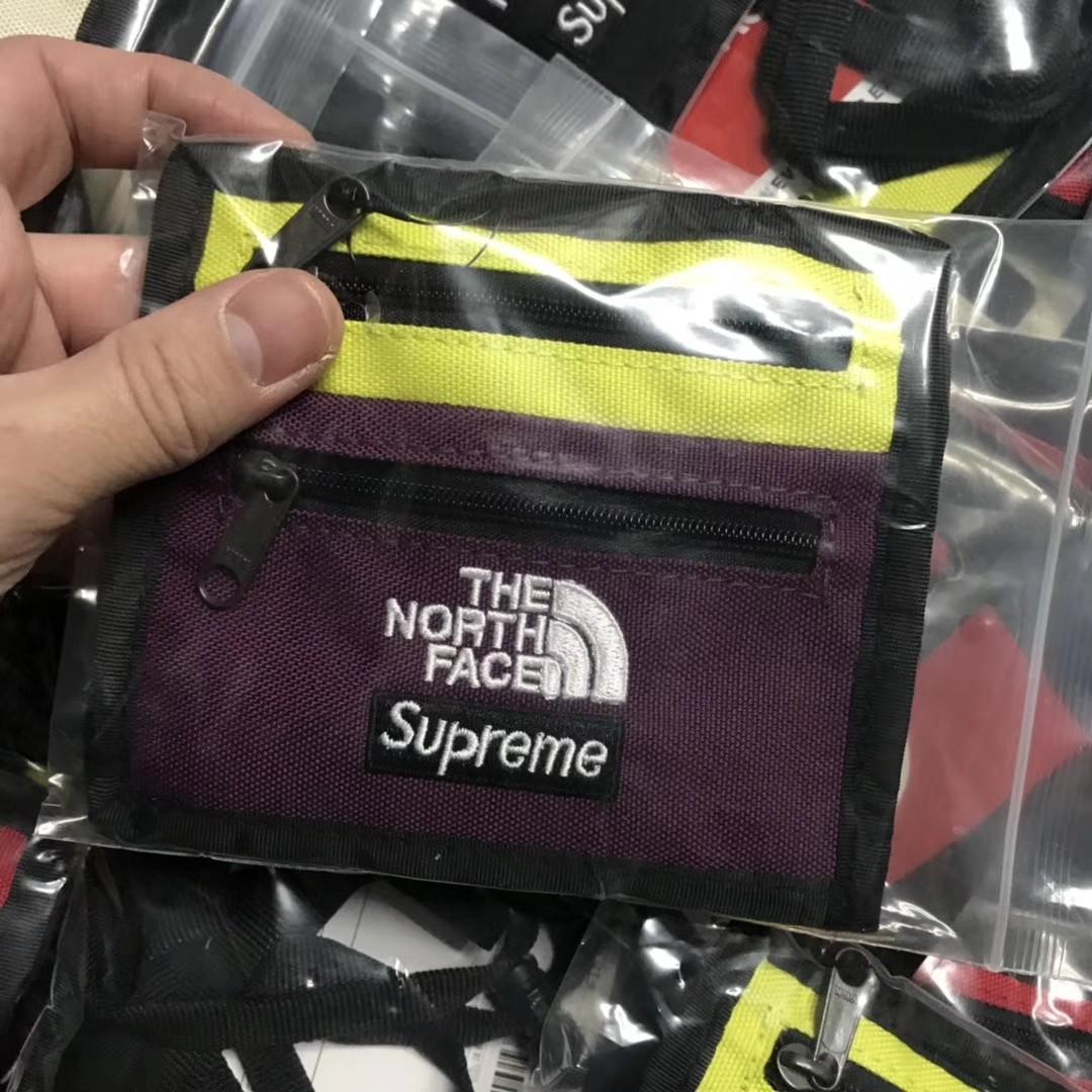 Supreme tnf clearance travel wallet