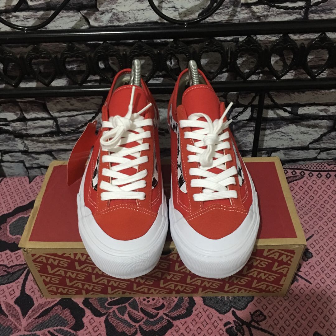 vans style 36 decon sf red