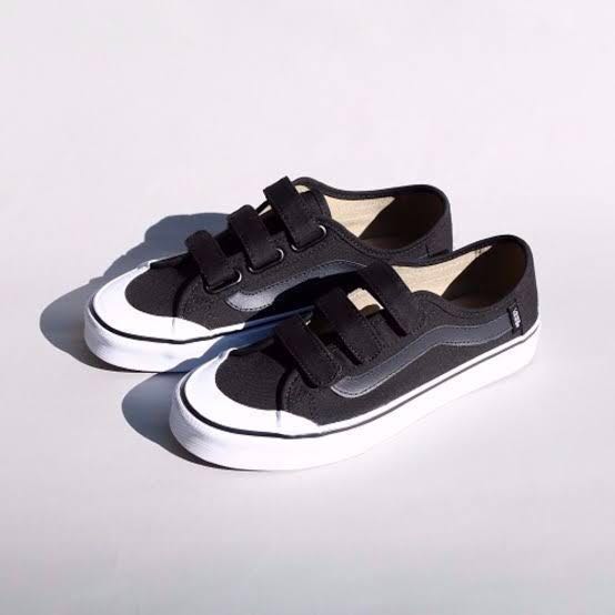Black ball hot sale velcro vans