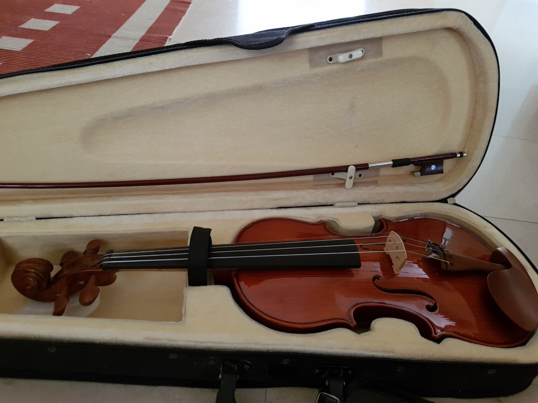 Johann Strings fullsize starter violin, Hobbies & Toys, Music & Media