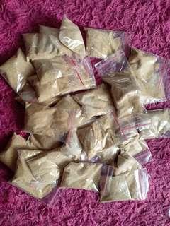 Masker hempas komedo (masker gelatin sapi)