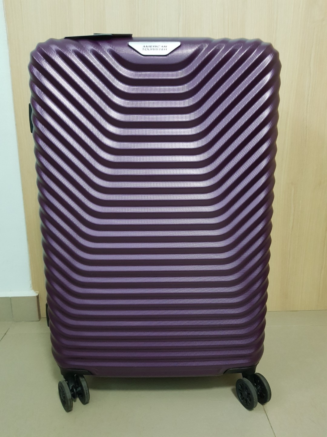 american tourister skycove spinner