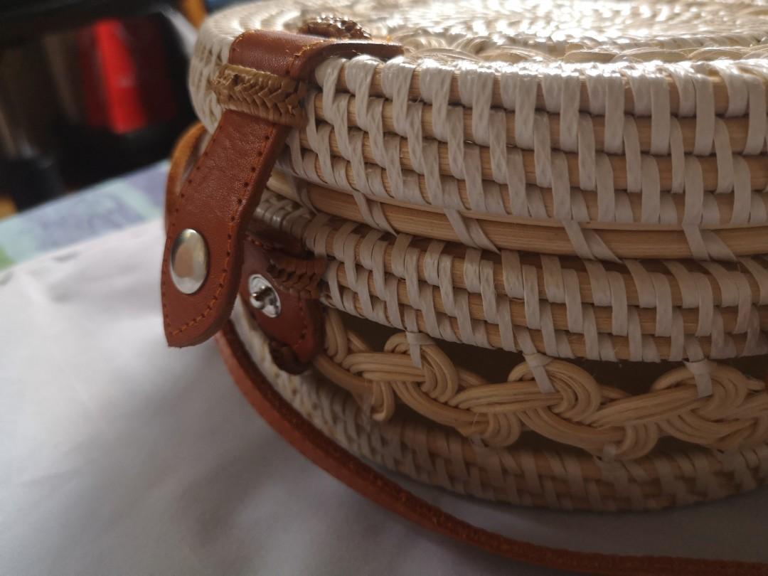 Bali Bag NEW (High Quality) (Category: Beach Bags) located in Pasig City. Submitted by kylejarque (Listing ID 209490052, Image 3). Description: High Quality - Rattan material BALI BAG Imported, straight from Indonesia! 100% Authentic White color SF Fast Track 90 MM 150 Province Grab Express (shouldered by buyer) Meet up UPD, Katip, Eastwood.