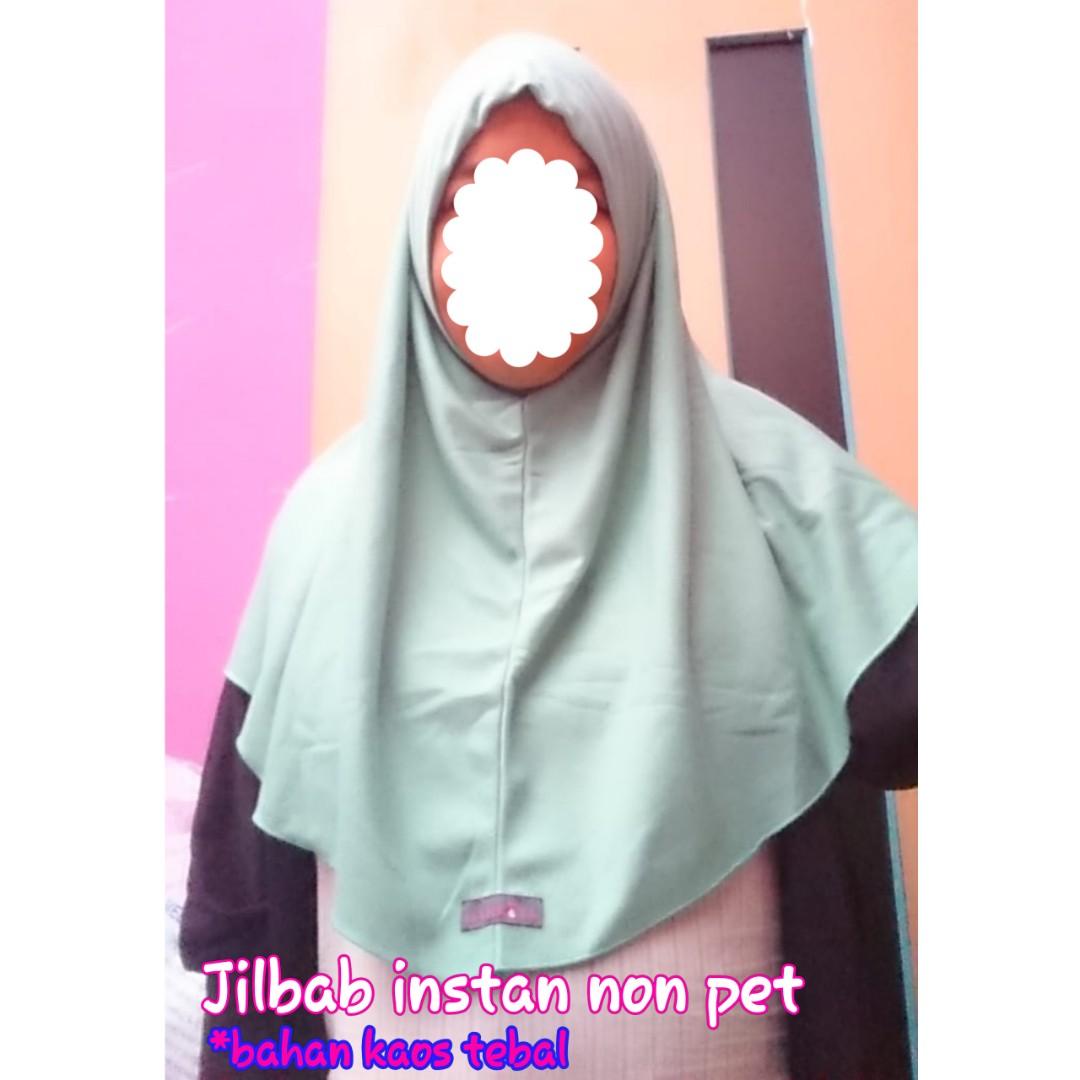 Jilbab Instan Bahan Kaos Fesyen Wanita Muslim Fashion Lainnya Di Carousell Mencari bahan kain yang bagus untuk membuat kaos, gamis maupun jilbab bergo tapi belum menemukan bahan yang tepat?. carousell