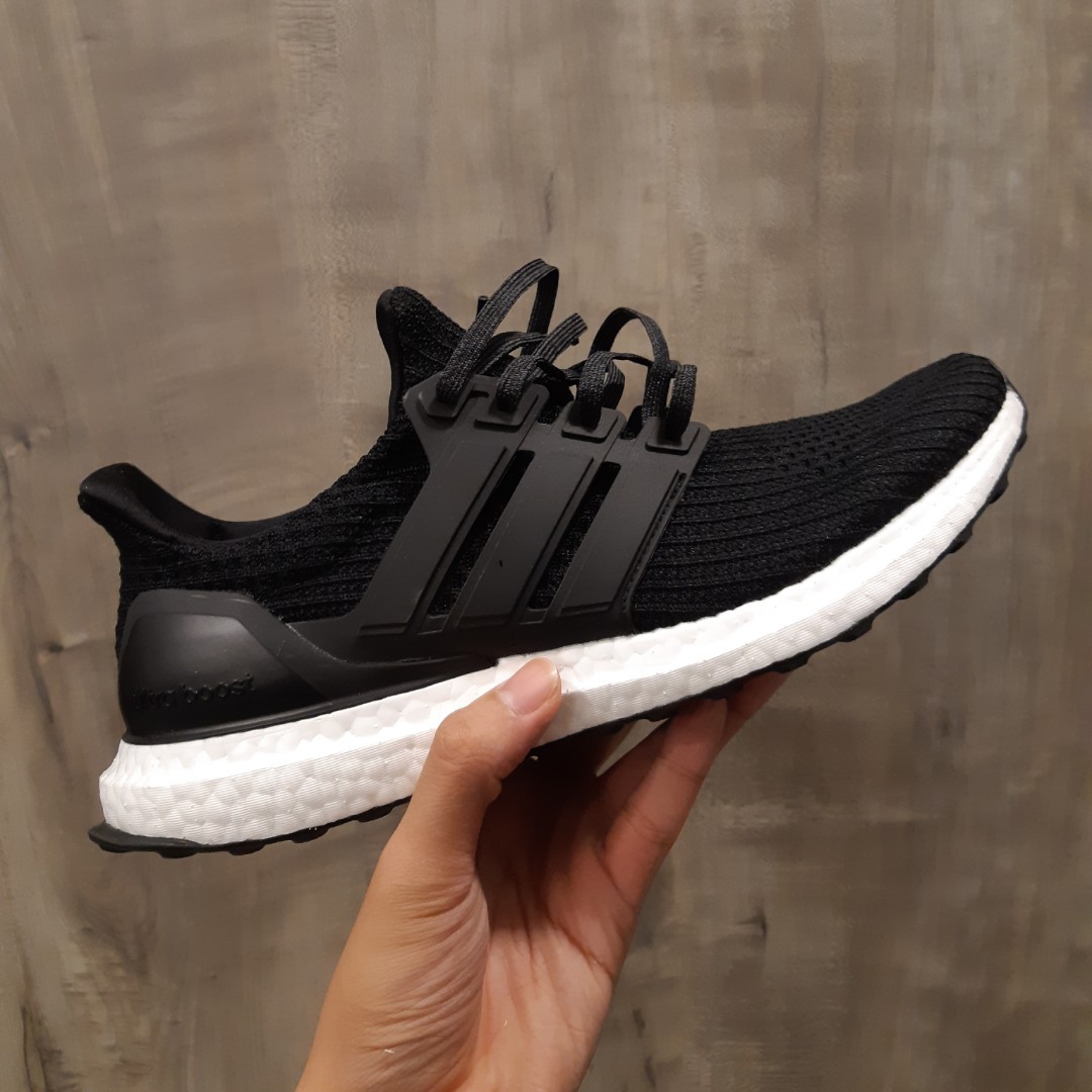 *FAST DEAL PRICE* ULTRA BOOST 4.0 MINT CONDITION *FAST DEAL PRICE* ULTRA BOOST 4.0 MINT CONDITION
